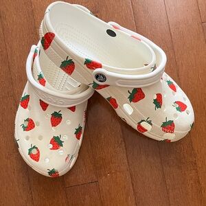 CROCS Strawberry Print